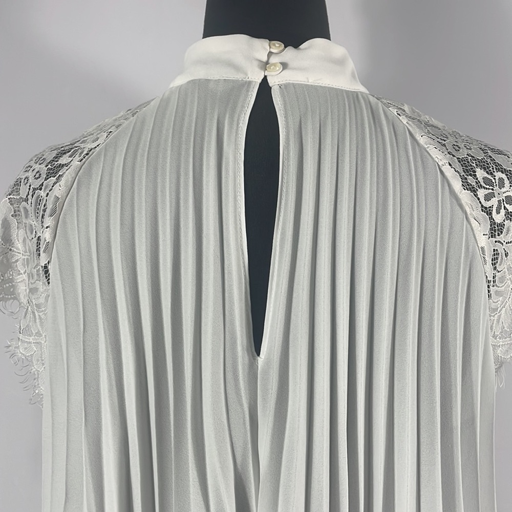 White, Banana Republic, pleaded,lace Medium, Top, Swing top, Trapeze - Picture 8 of 10